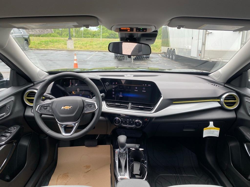 new 2025 Chevrolet Trax car, priced at $25,050