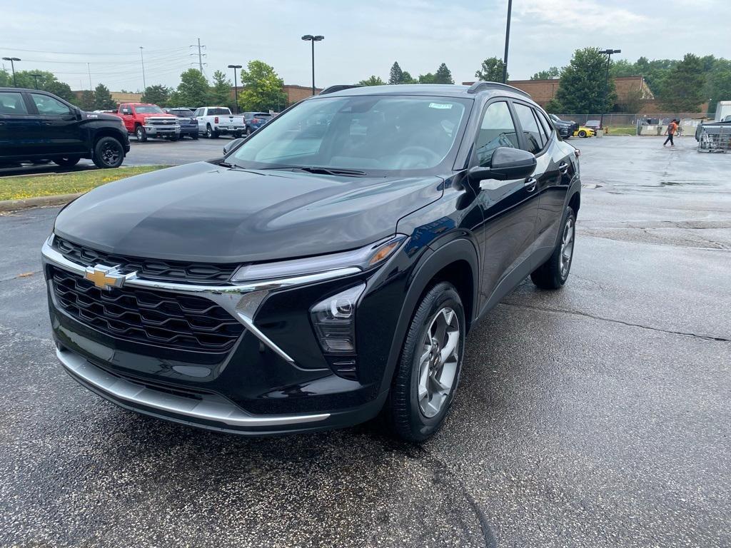 new 2025 Chevrolet Trax car, priced at $25,050