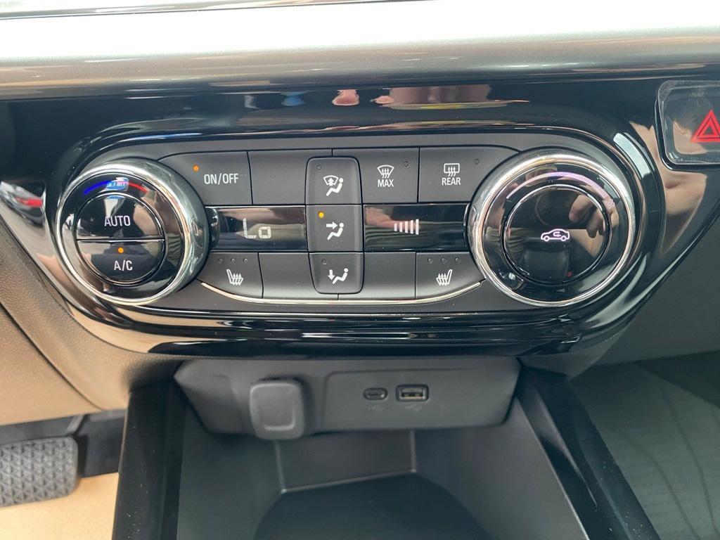 new 2025 Chevrolet Trax car, priced at $25,050