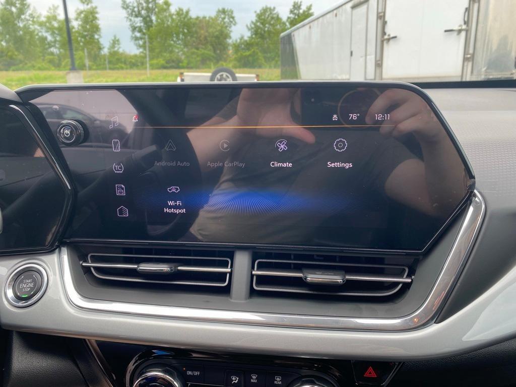 new 2025 Chevrolet Trax car, priced at $25,050