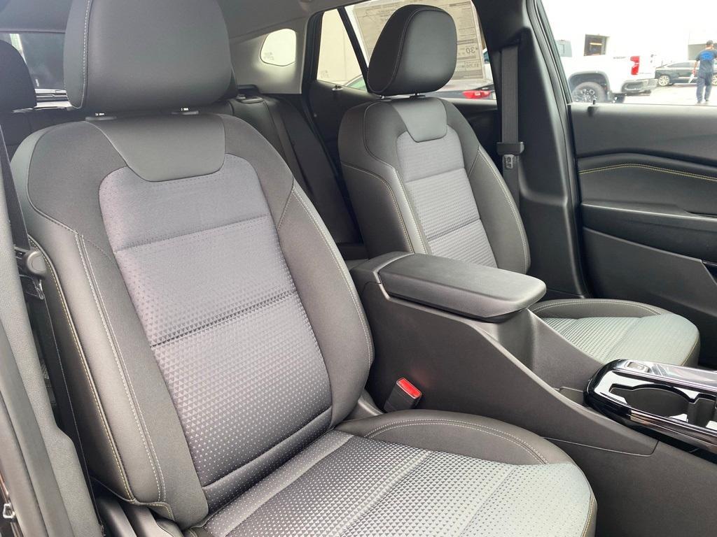 new 2025 Chevrolet Trax car, priced at $25,050