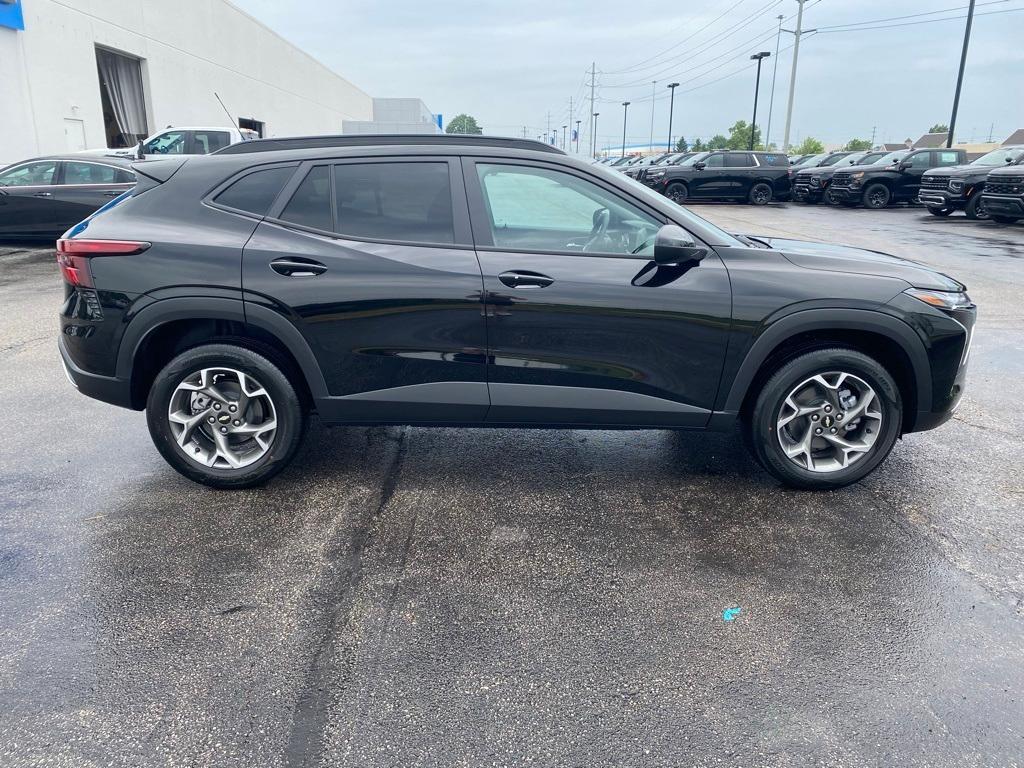 new 2025 Chevrolet Trax car, priced at $25,050