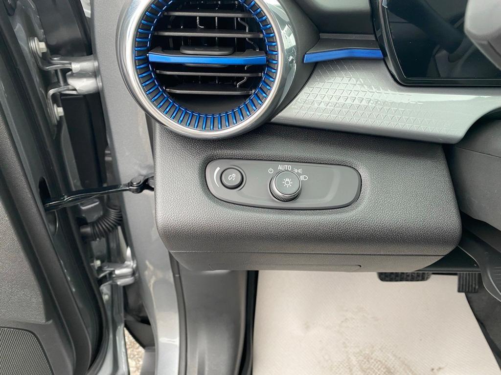 new 2026 Chevrolet Trax car, priced at $25,355