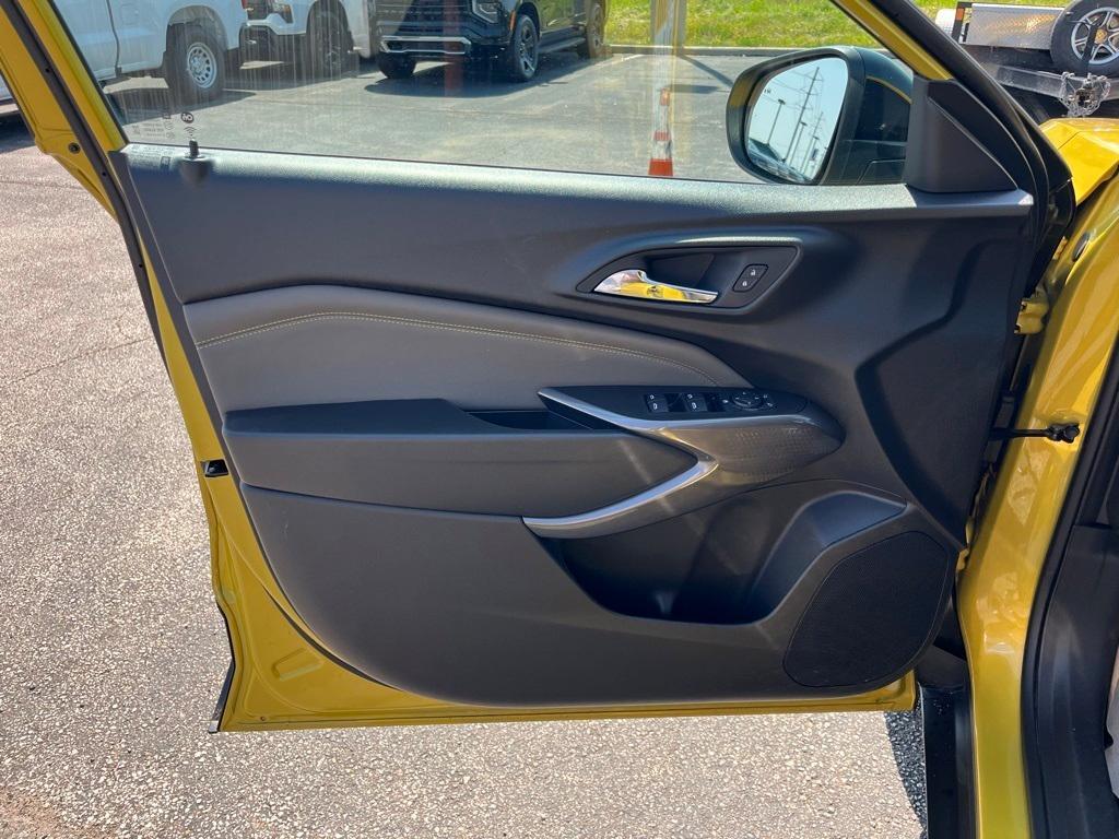 new 2025 Chevrolet Trax car, priced at $26,125