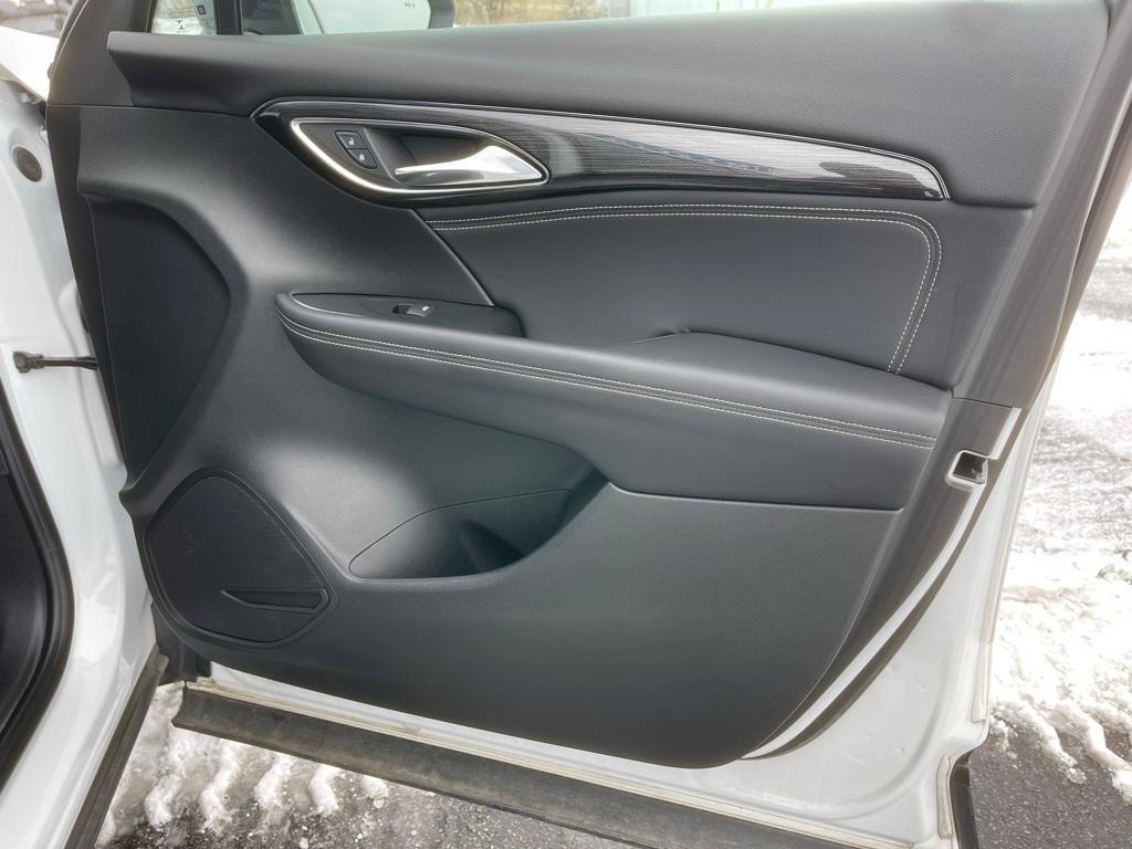 used 2023 Buick Envision car, priced at $27,500