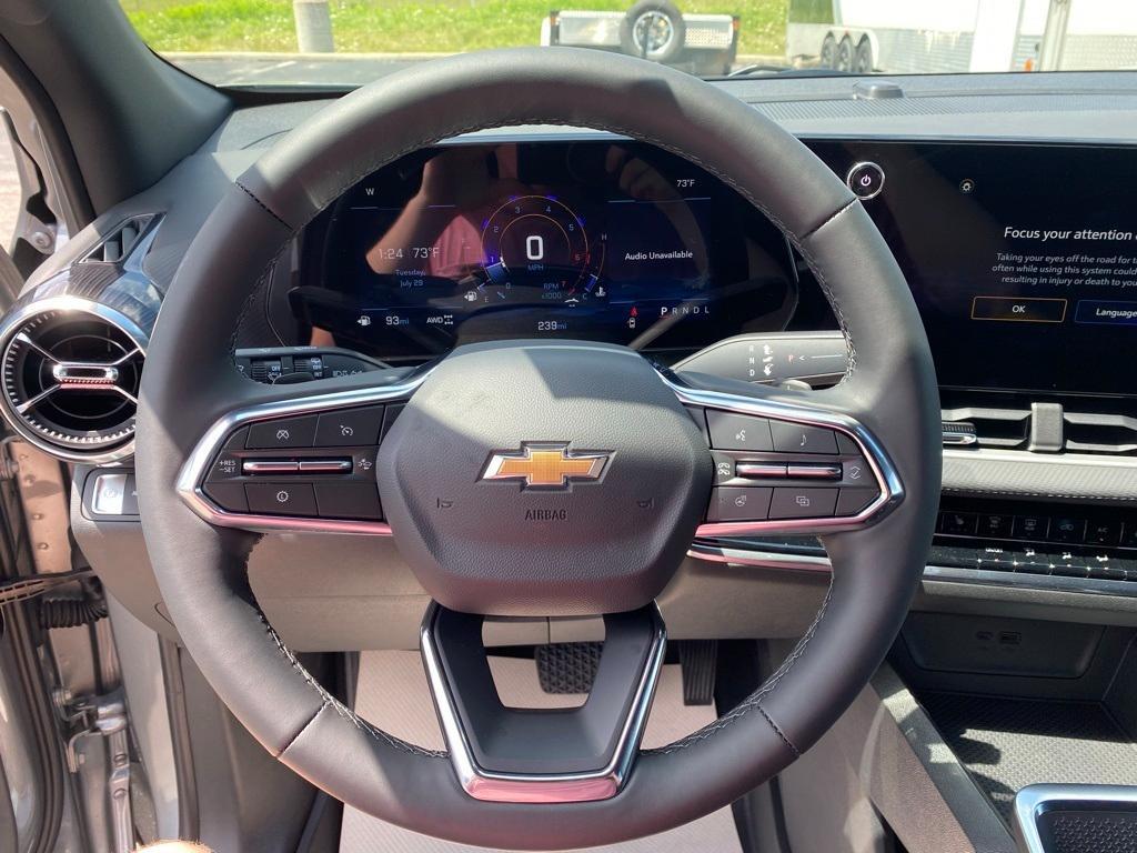 new 2025 Chevrolet Equinox car, priced at $32,245