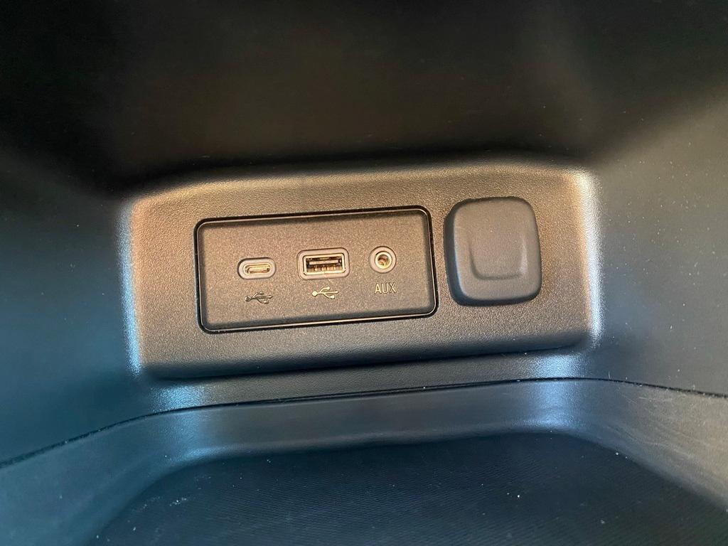 used 2022 Chevrolet Equinox car, priced at $23,641