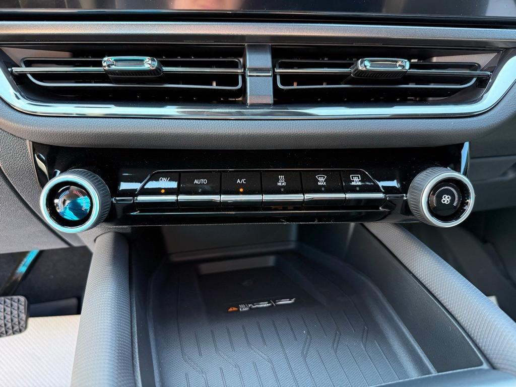 new 2025 Chevrolet Equinox EV car, priced at $44,015