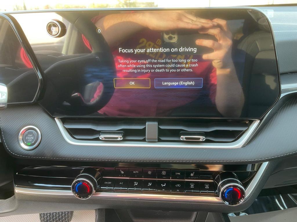 new 2026 Chevrolet Equinox car, priced at $32,870