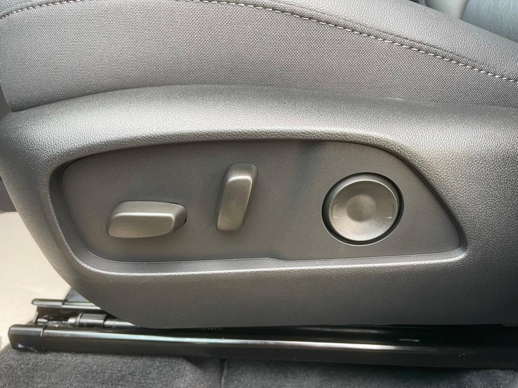 new 2026 Chevrolet Equinox car, priced at $32,870