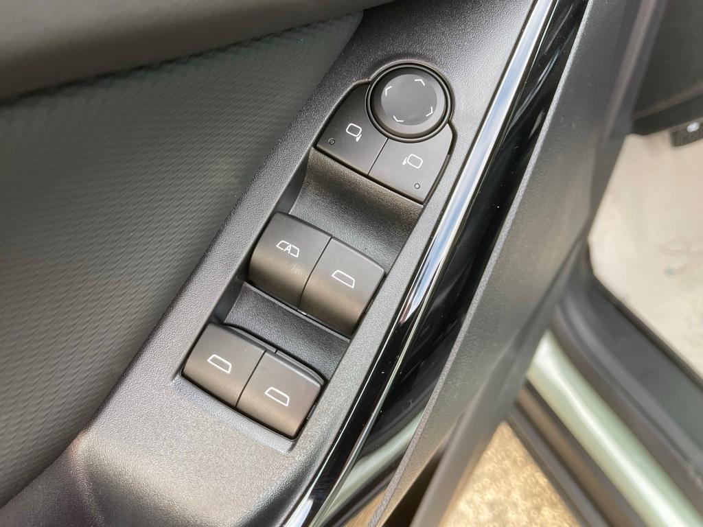 new 2026 Chevrolet Equinox car, priced at $32,870