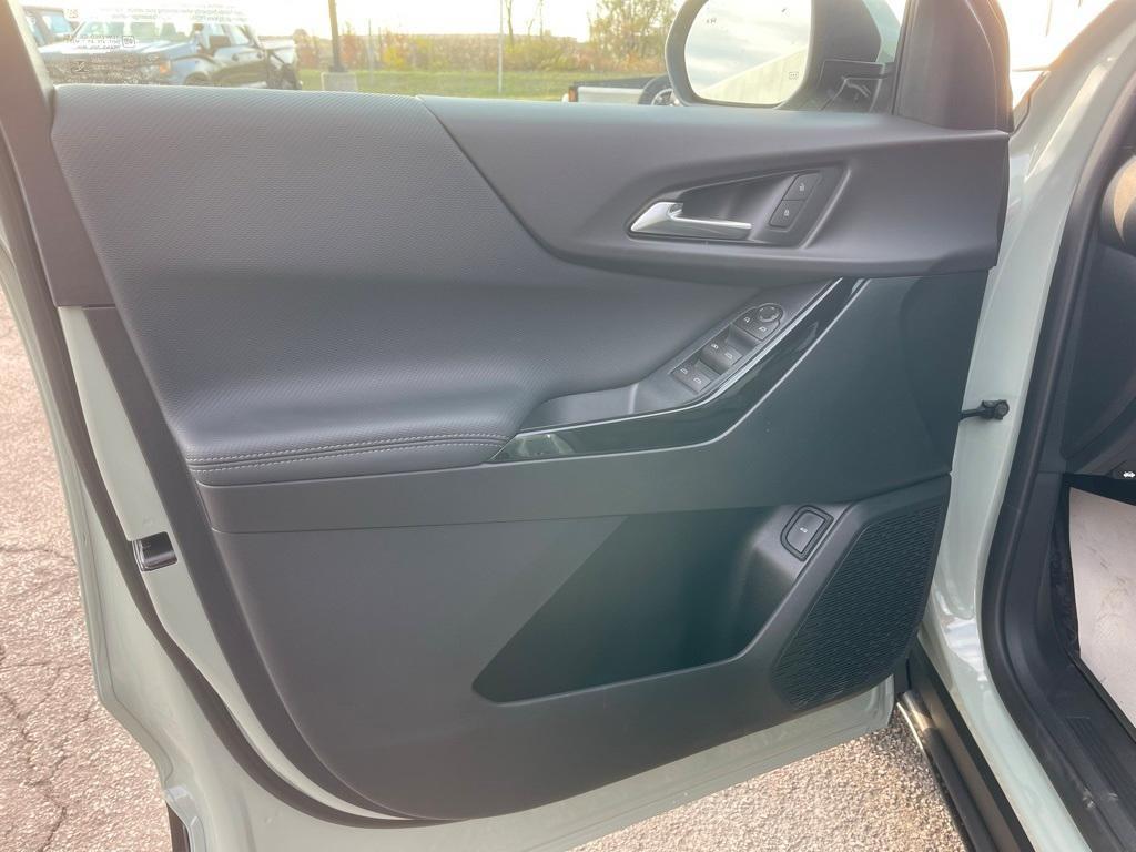 new 2026 Chevrolet Equinox car, priced at $32,870