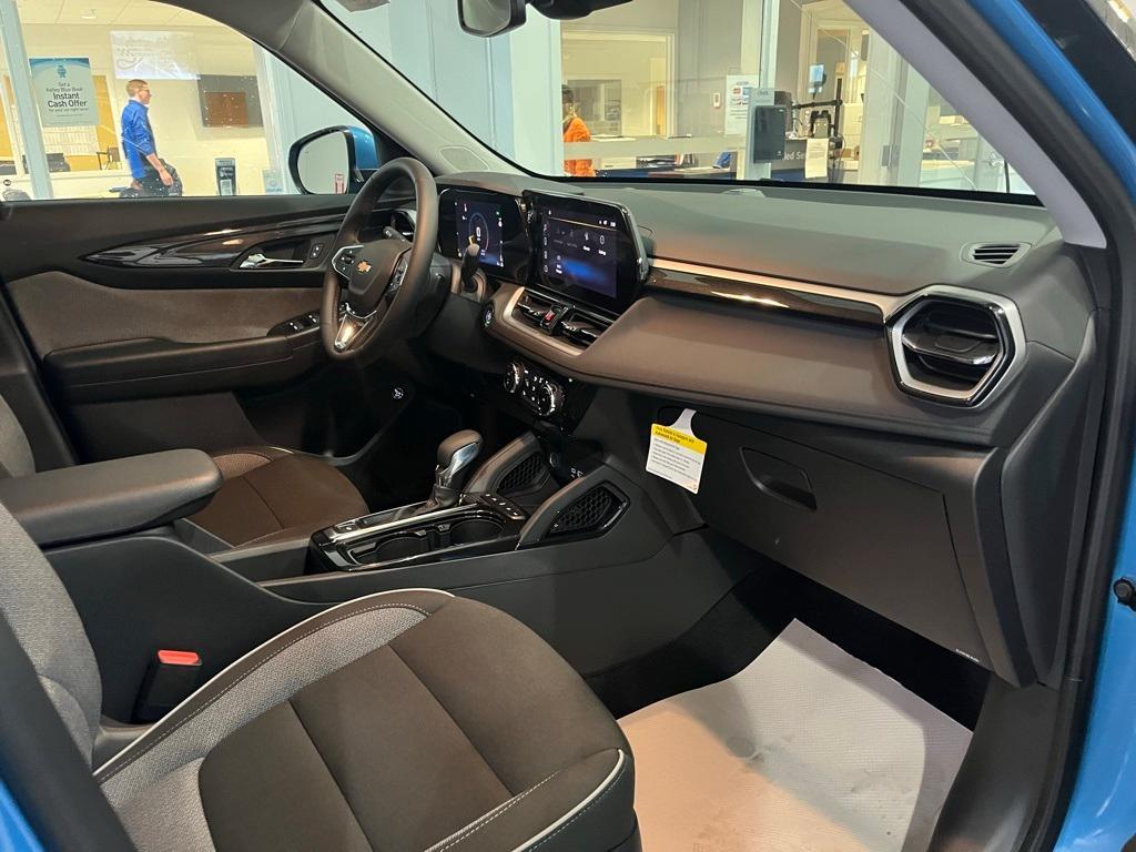 new 2025 Chevrolet TrailBlazer car, priced at $30,990