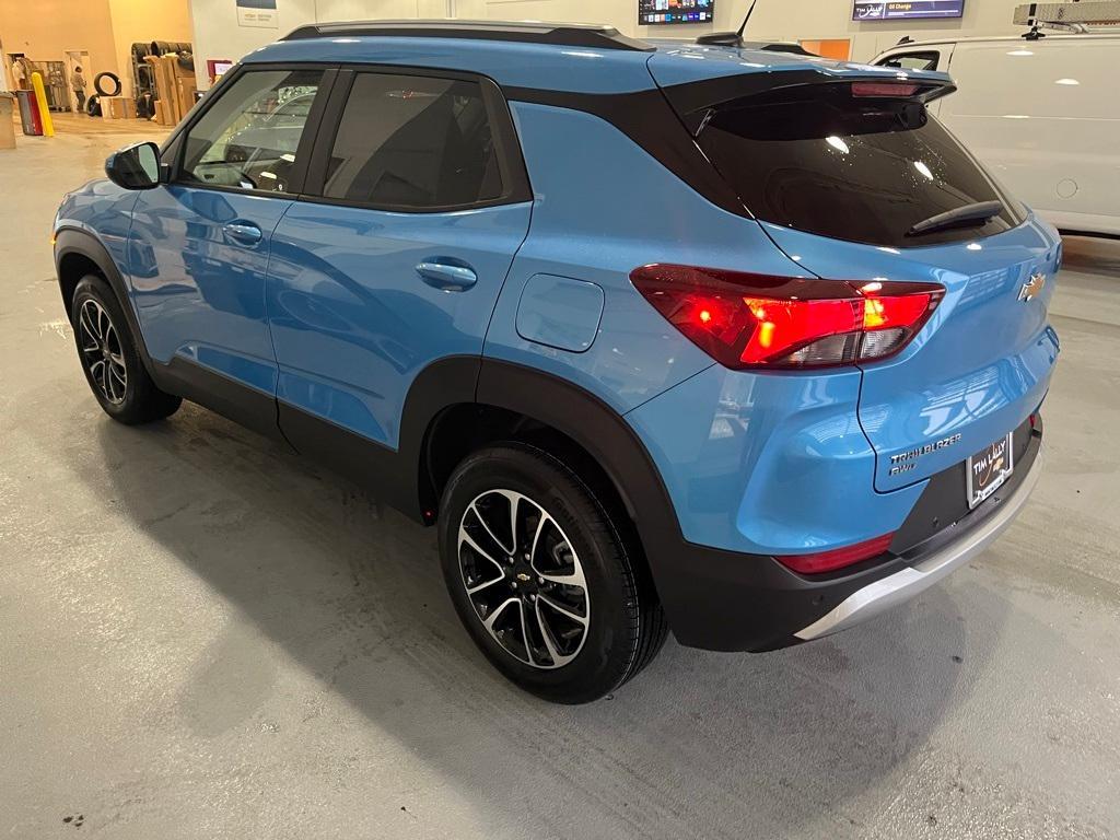 new 2025 Chevrolet TrailBlazer car, priced at $30,990