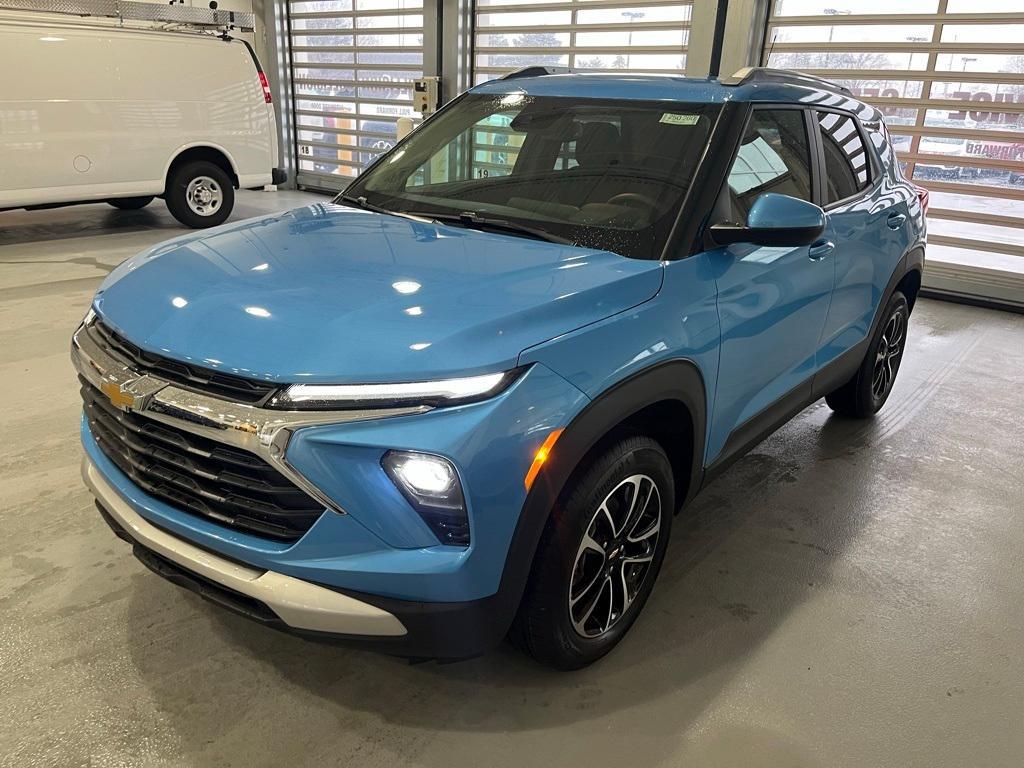 new 2025 Chevrolet TrailBlazer car, priced at $30,990