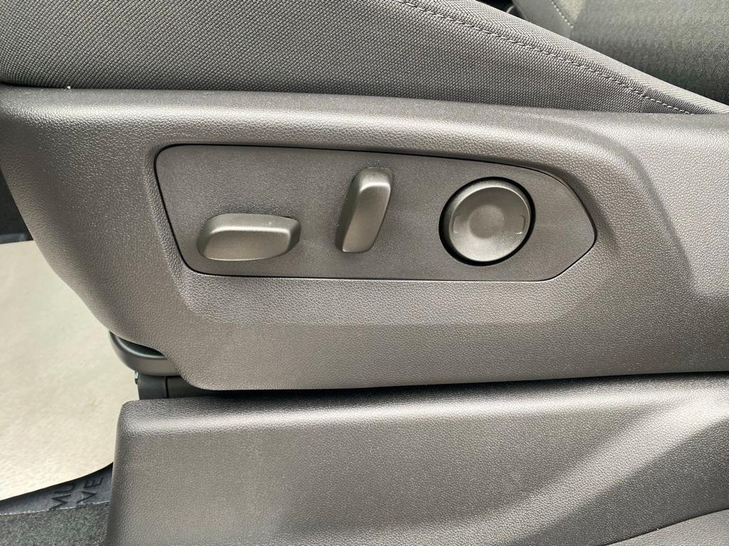 new 2025 Chevrolet Silverado 1500 car, priced at $50,195