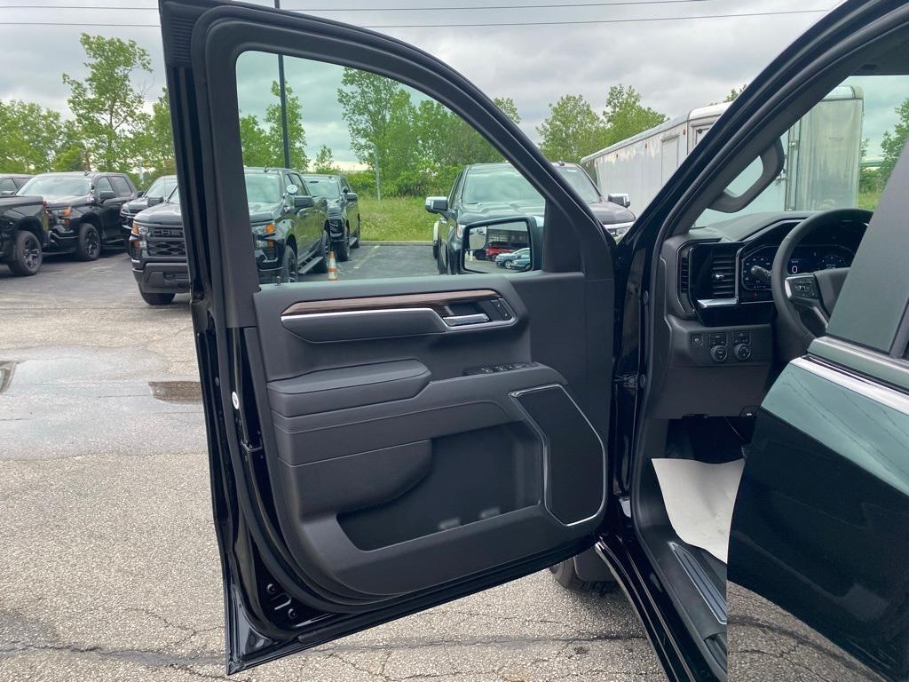 new 2025 Chevrolet Silverado 1500 car, priced at $50,195