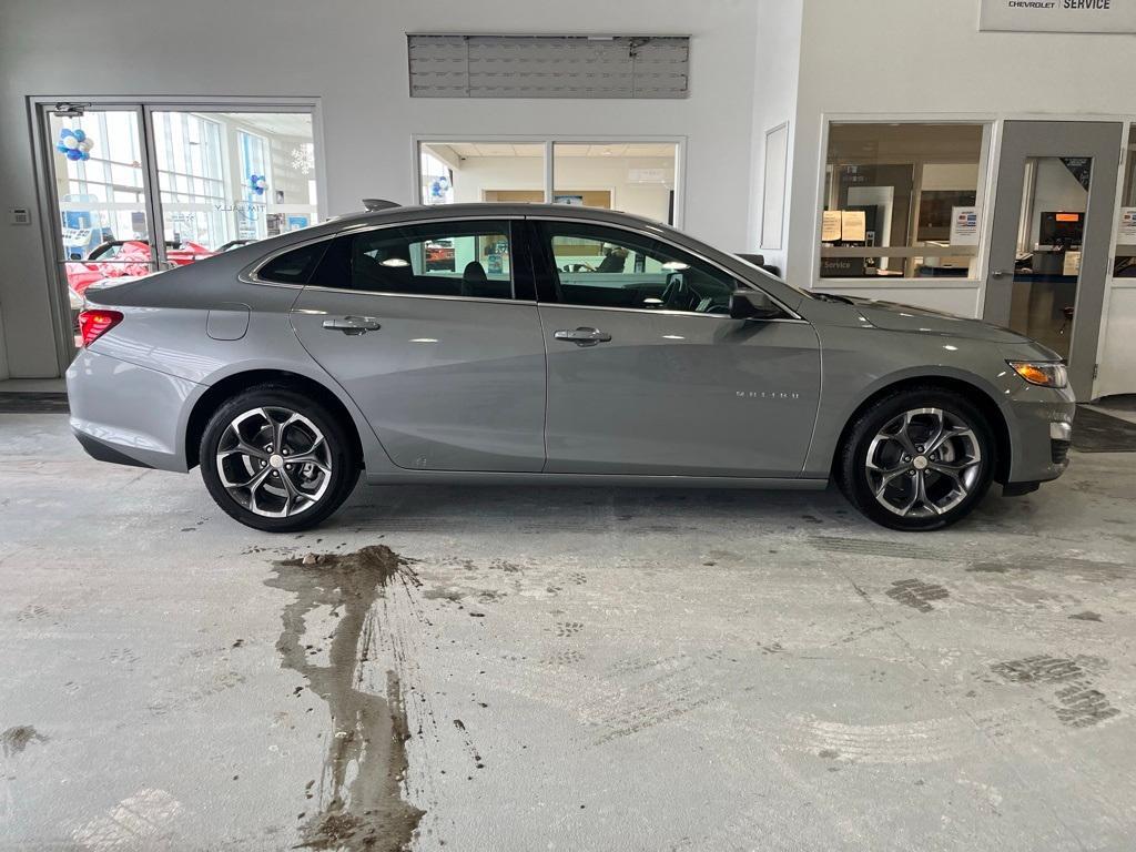 new 2024 Chevrolet Malibu car, priced at $27,995