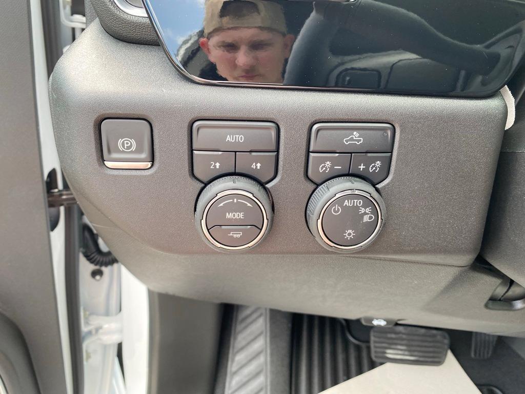 new 2025 Chevrolet Silverado 1500 car, priced at $49,995