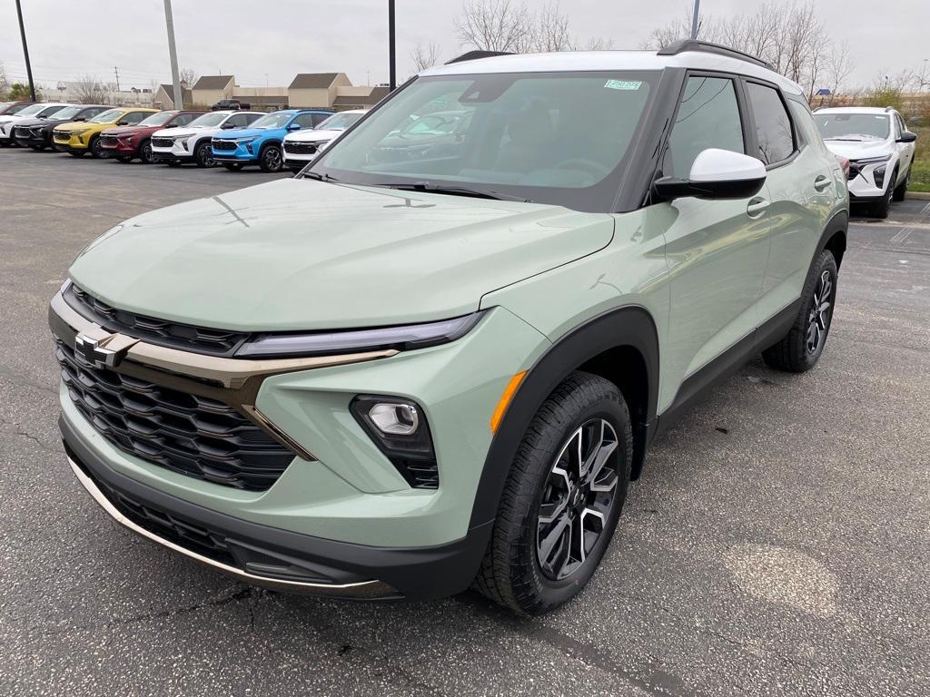 new 2025 Chevrolet TrailBlazer car, priced at $34,305