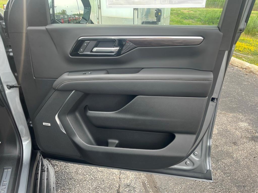 new 2025 Chevrolet Tahoe car, priced at $77,990