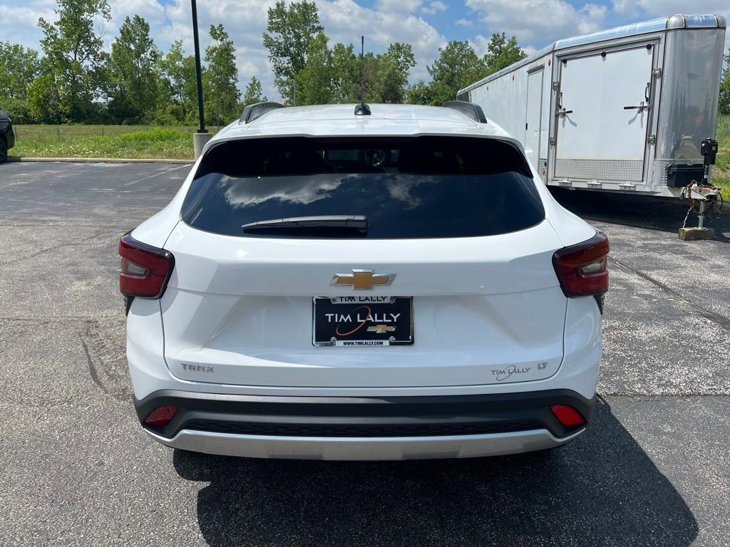 new 2025 Chevrolet Trax car, priced at $25,085