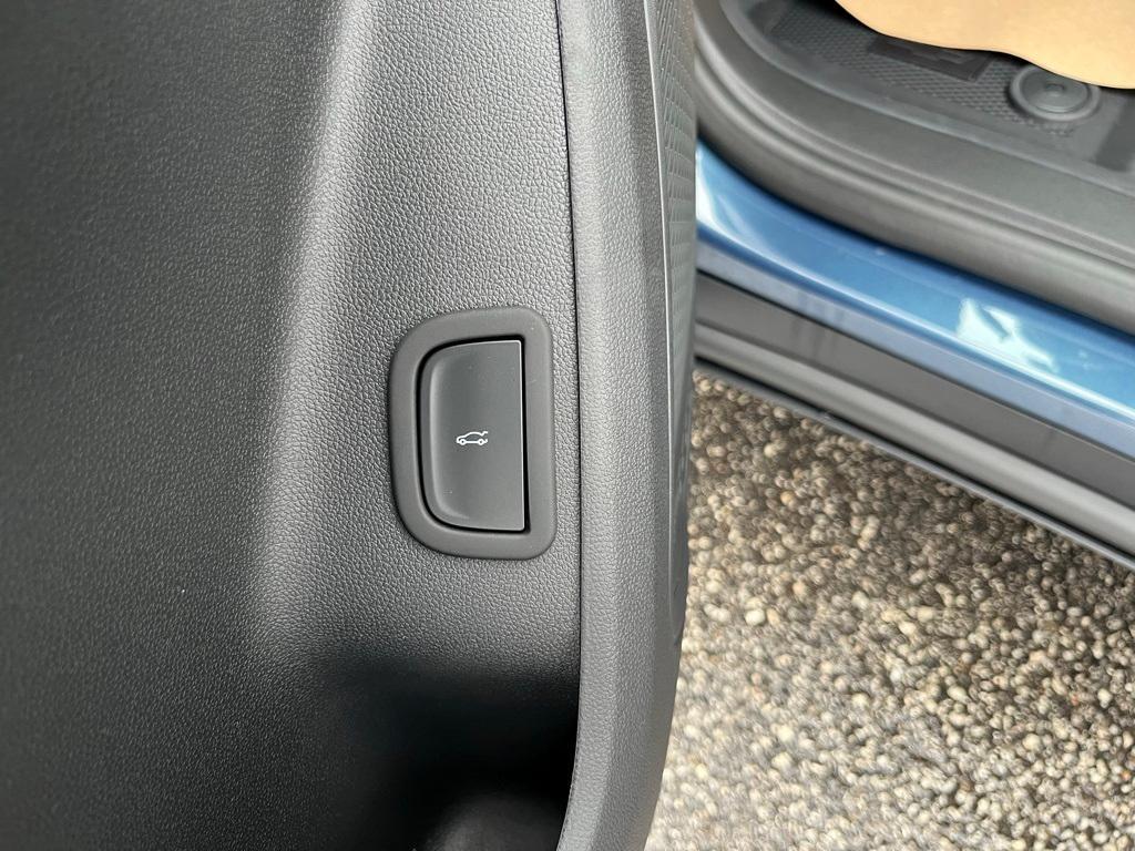 new 2025 Chevrolet Traverse car, priced at $44,560