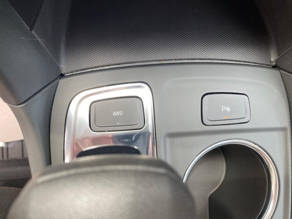 used 2022 Chevrolet Equinox car, priced at $22,808