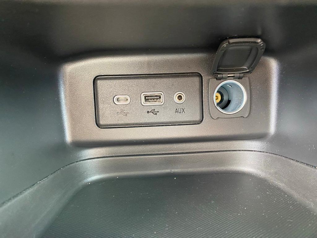 used 2022 Chevrolet Equinox car, priced at $22,808