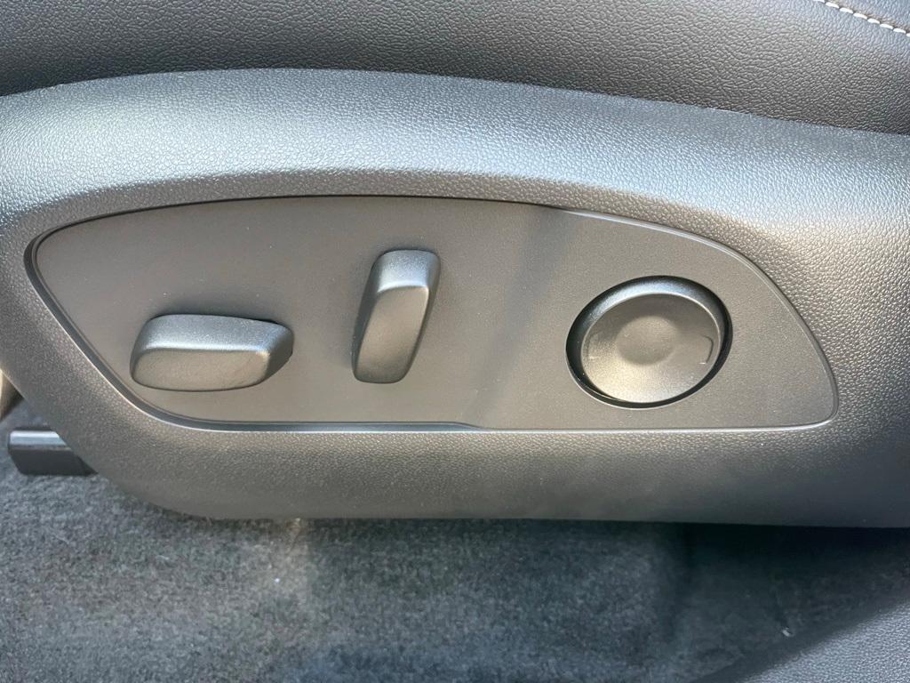 new 2026 Chevrolet Traverse car, priced at $49,095