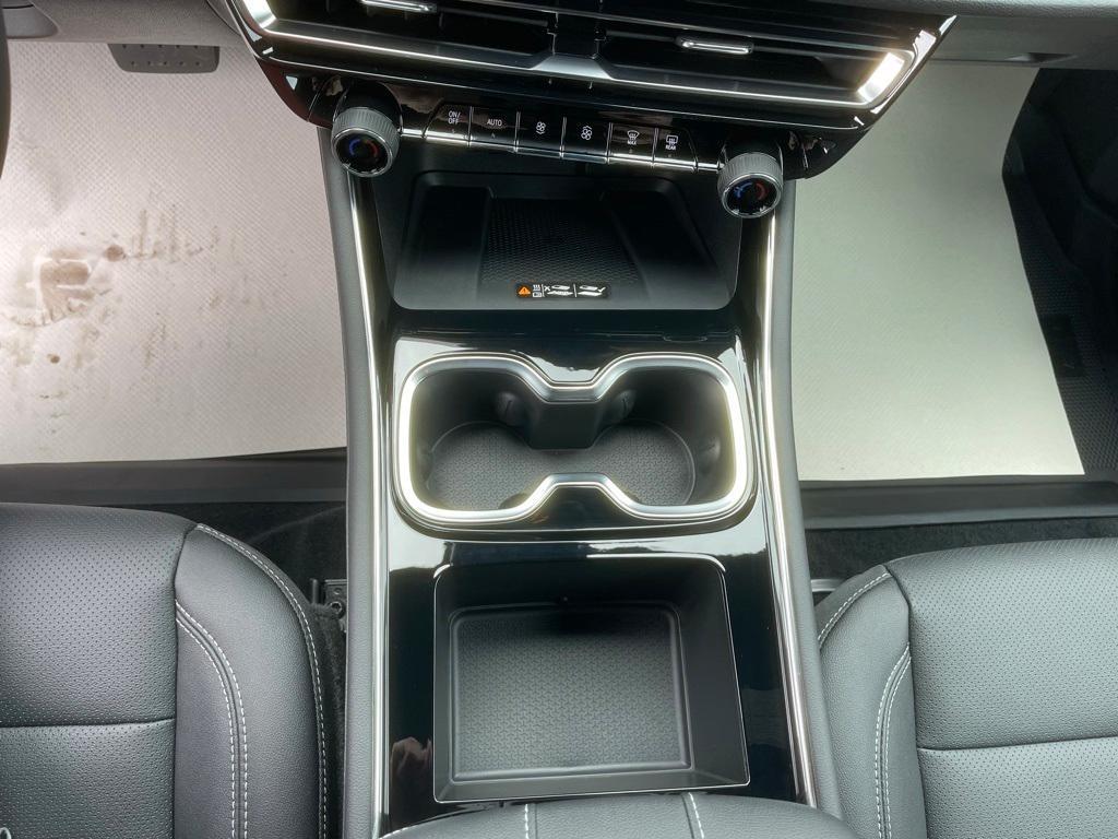 new 2026 Chevrolet Traverse car, priced at $46,615