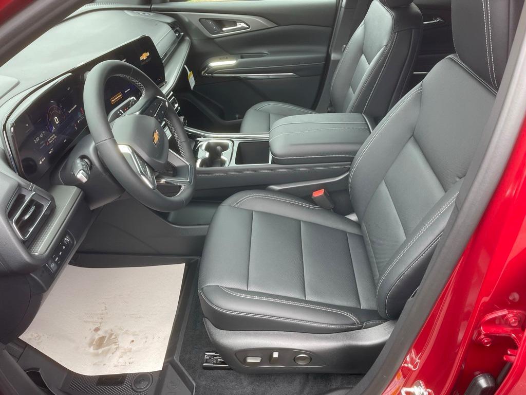 new 2026 Chevrolet Traverse car, priced at $46,615