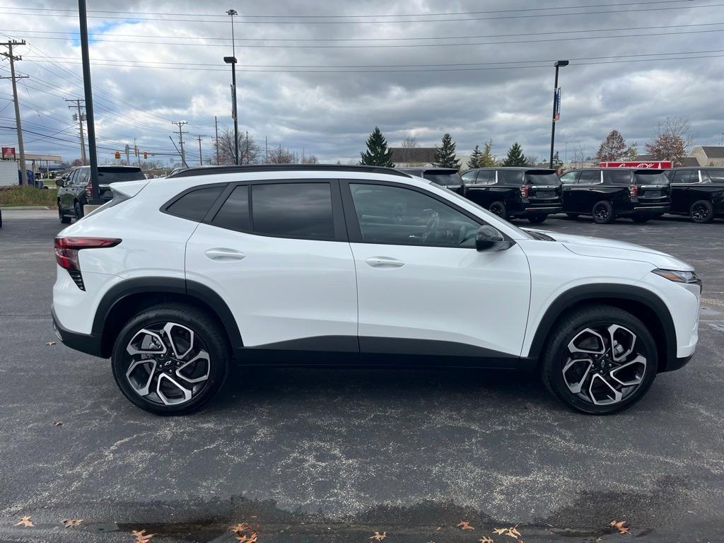 new 2025 Chevrolet Trax car, priced at $27,700