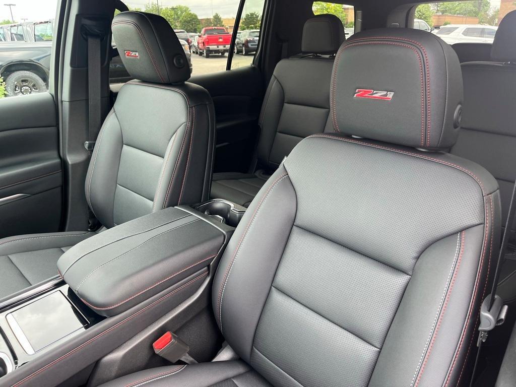 new 2025 Chevrolet Traverse car, priced at $50,455