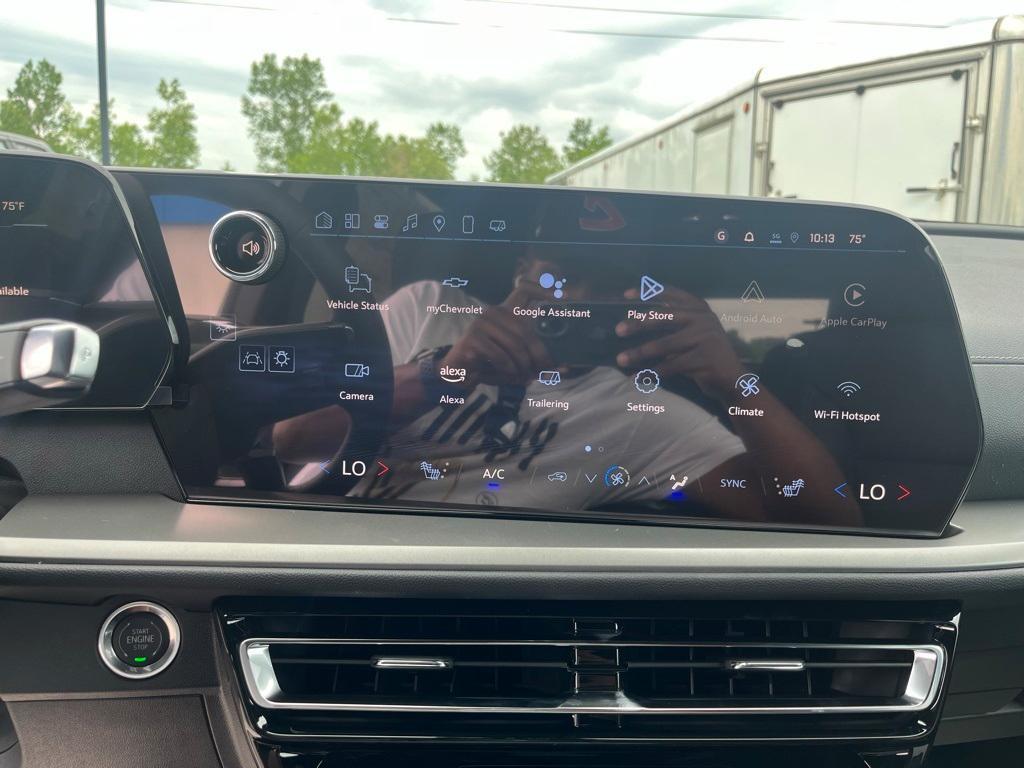 new 2025 Chevrolet Traverse car, priced at $45,560