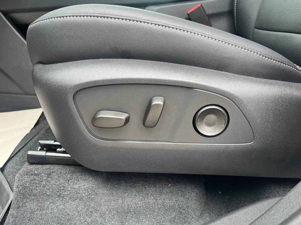 new 2025 Chevrolet Traverse car, priced at $45,560