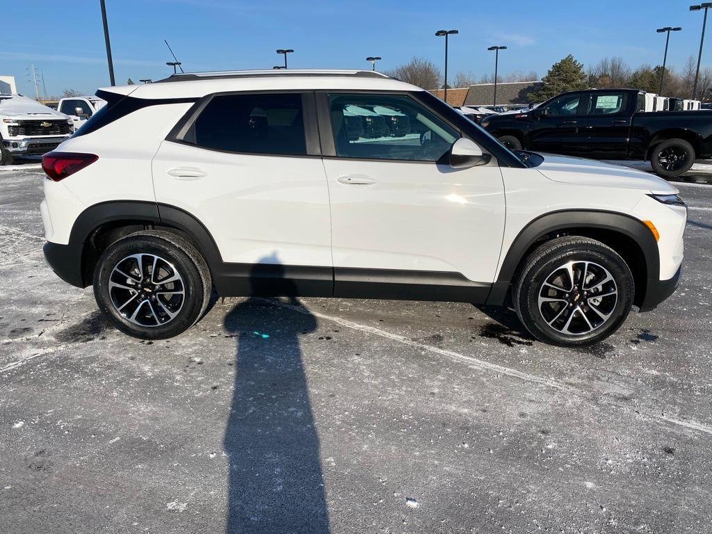 new 2025 Chevrolet TrailBlazer car, priced at $28,990