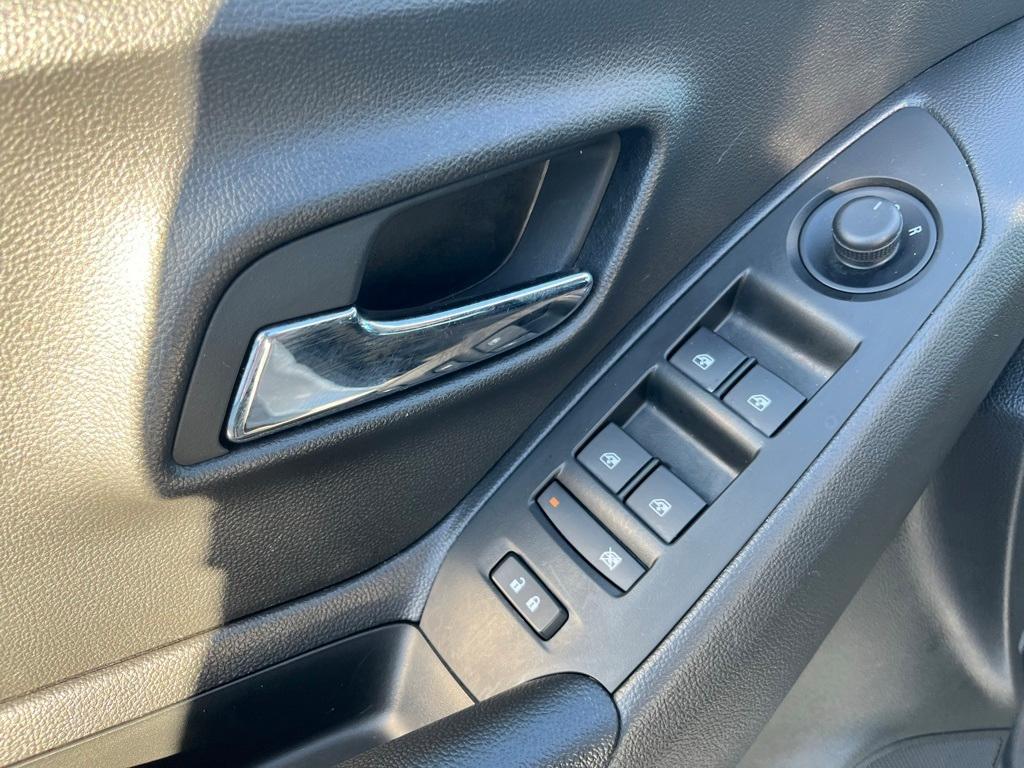 used 2022 Chevrolet Trax car, priced at $18,350