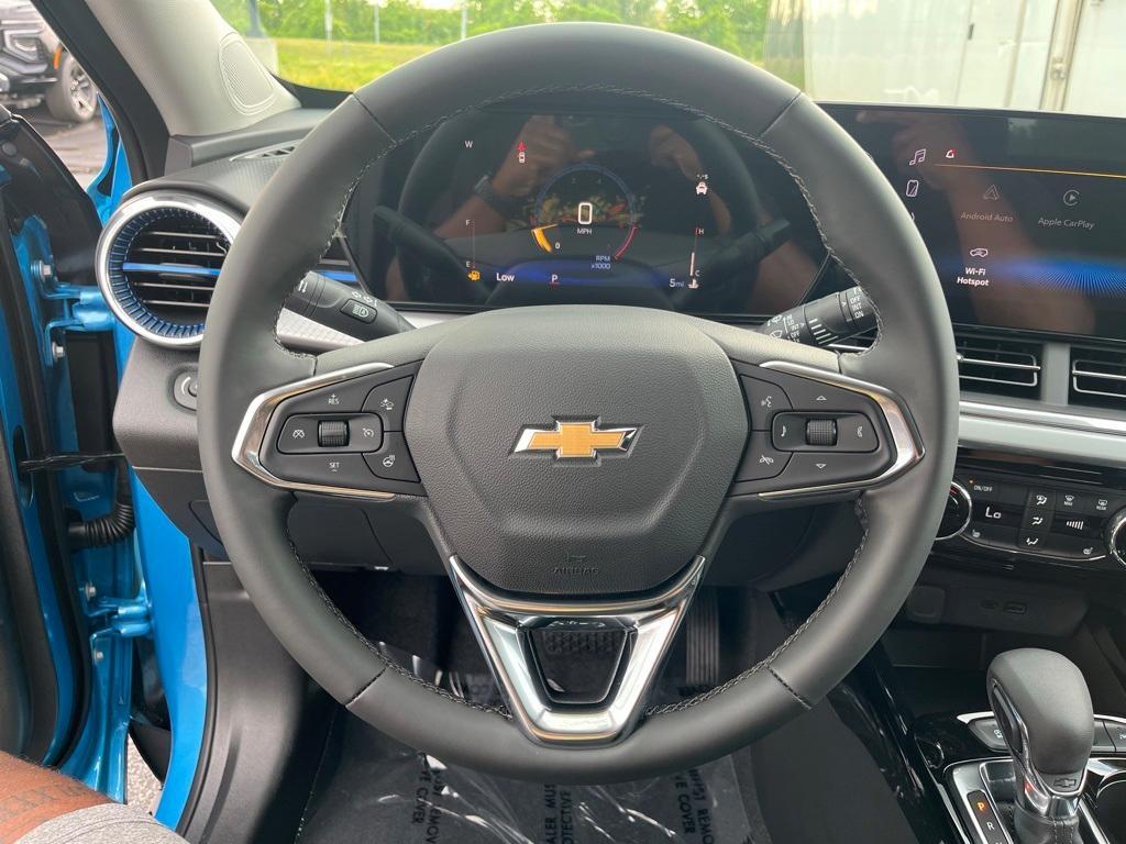 new 2025 Chevrolet Trax car, priced at $25,085