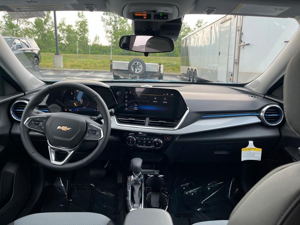 new 2025 Chevrolet Trax car, priced at $25,085