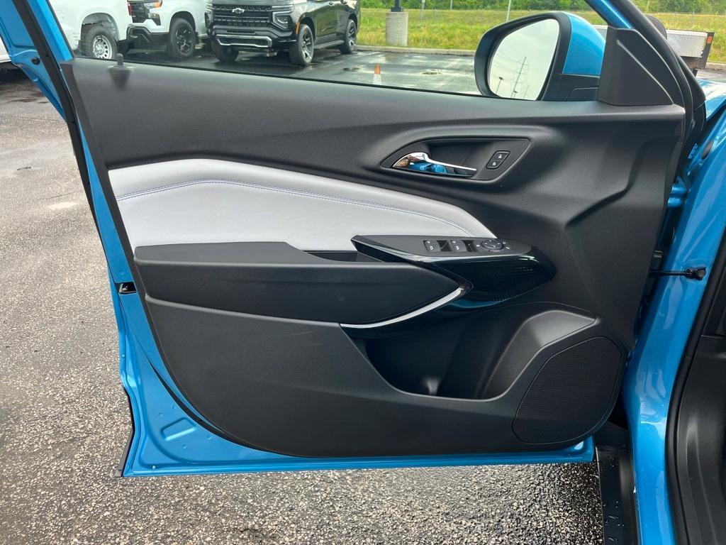 new 2025 Chevrolet Trax car, priced at $25,085