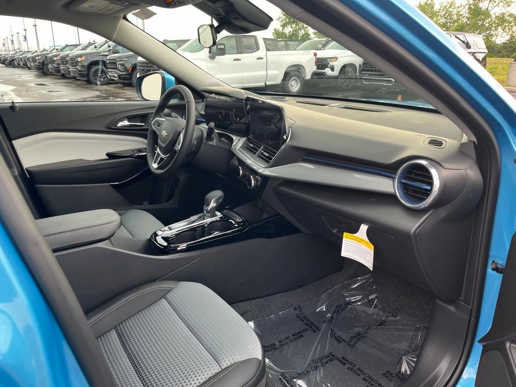 new 2025 Chevrolet Trax car, priced at $25,085