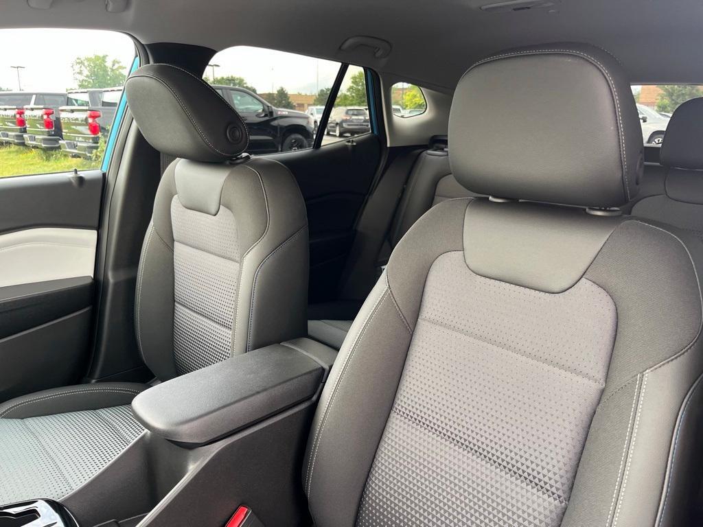 new 2025 Chevrolet Trax car, priced at $25,085