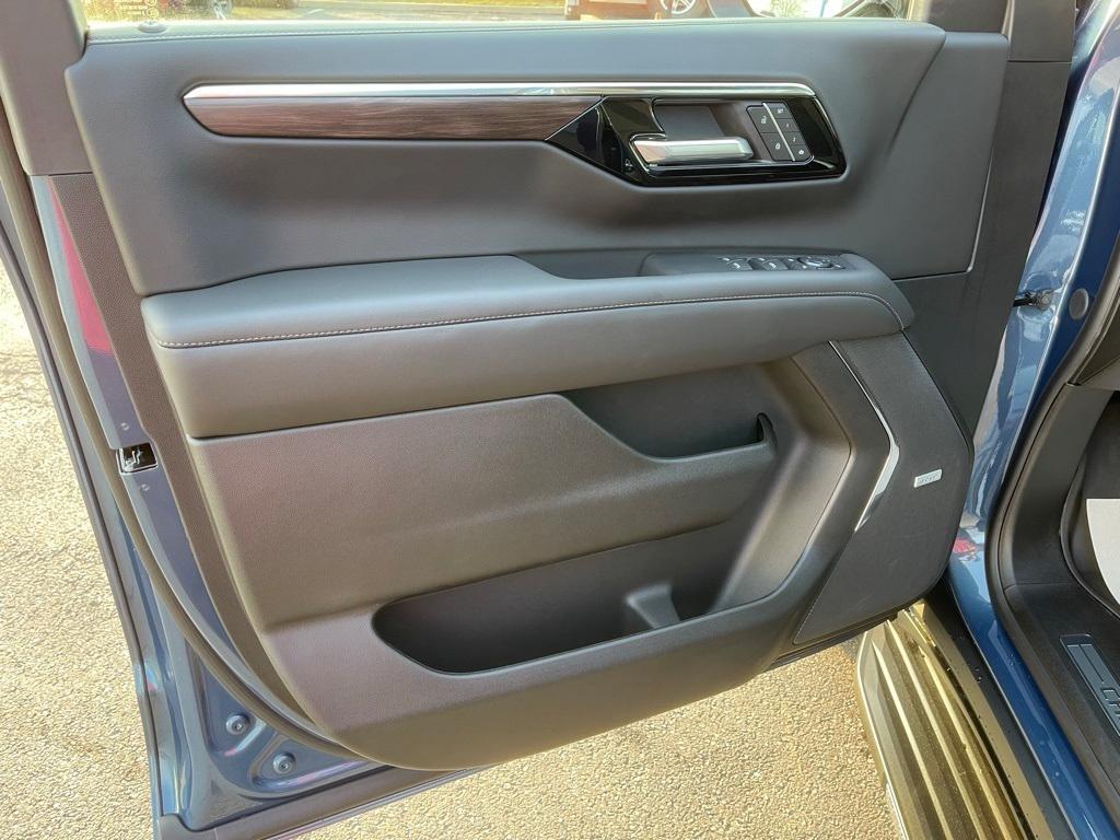 new 2026 Chevrolet Suburban car, priced at $78,865