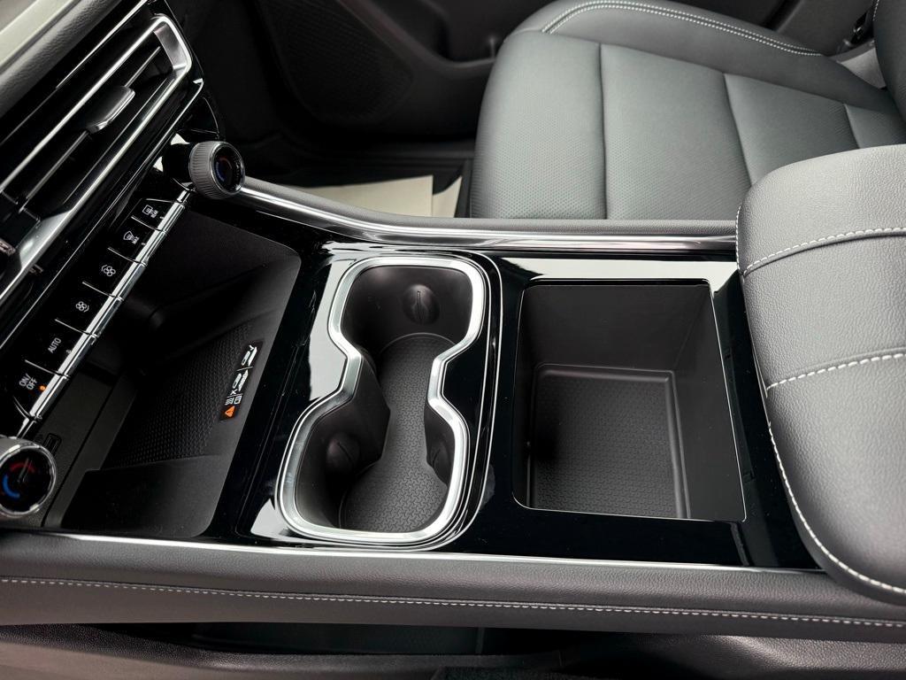 new 2025 Chevrolet Traverse car, priced at $46,355