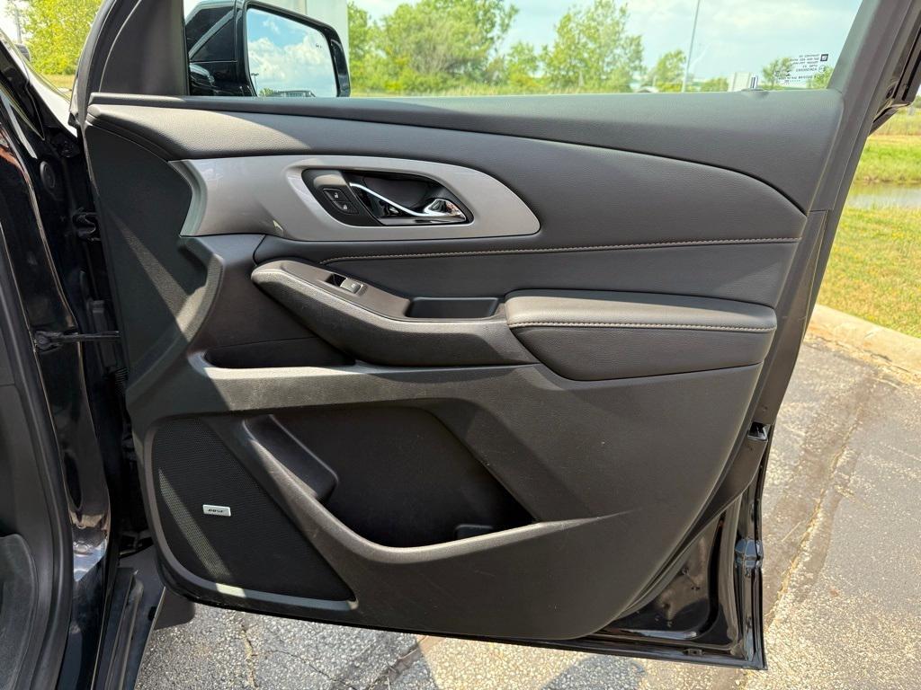 used 2020 Chevrolet Traverse car, priced at $19,224