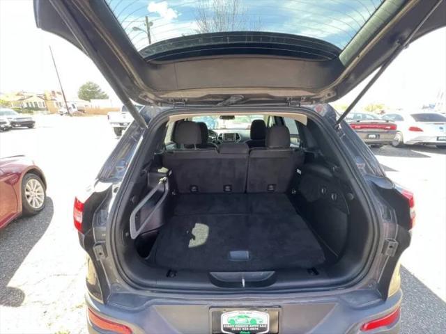 used 2015 Jeep Cherokee car, priced at $10,995