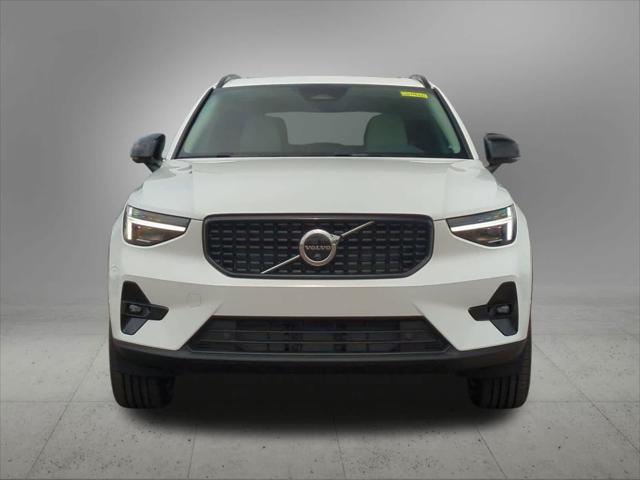 new 2025 Volvo XC40 car, priced at $46,421