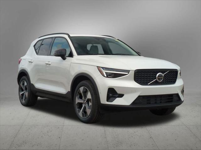 new 2025 Volvo XC40 car, priced at $46,421