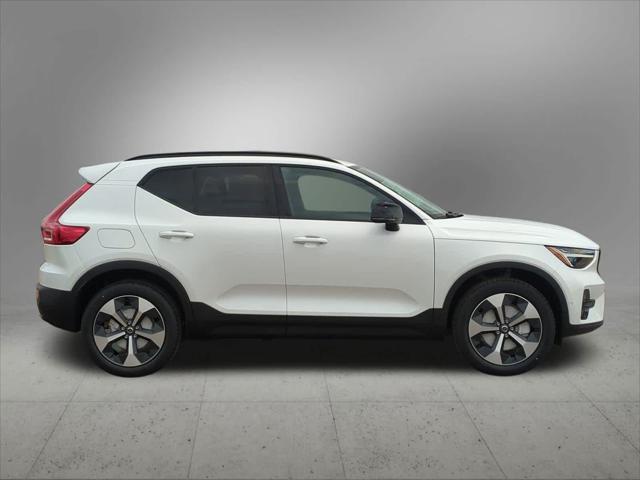 new 2025 Volvo XC40 car, priced at $46,421